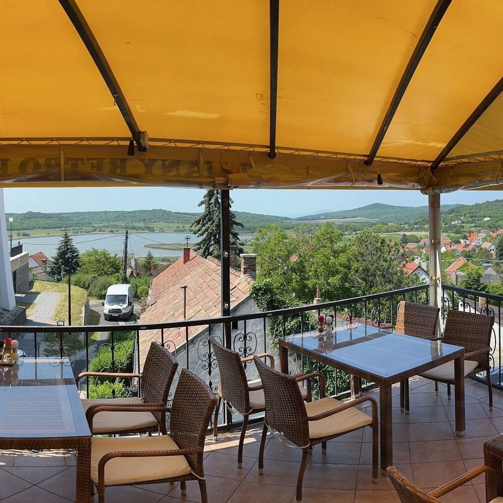 Retro Pizzéria Tihany